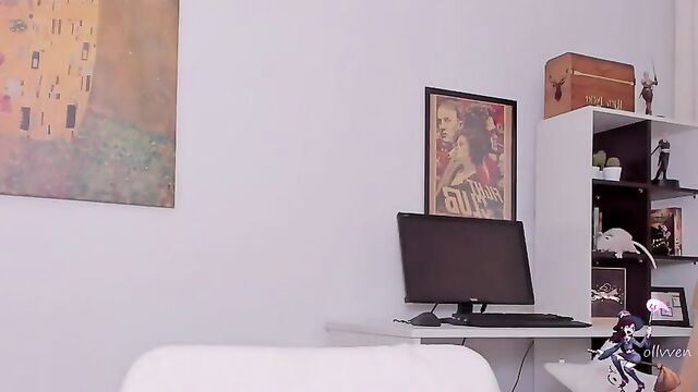 Post-op TS chick plays with her new pussy using a dildo