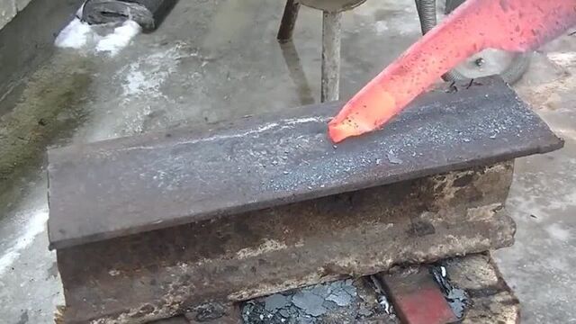 Как сделать топор из рессоры своими руками