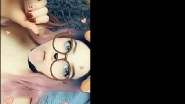 тянка под фильтром, стонет, красивая, блогерша, сосет на стриме, закрытый канал, слив телеграм