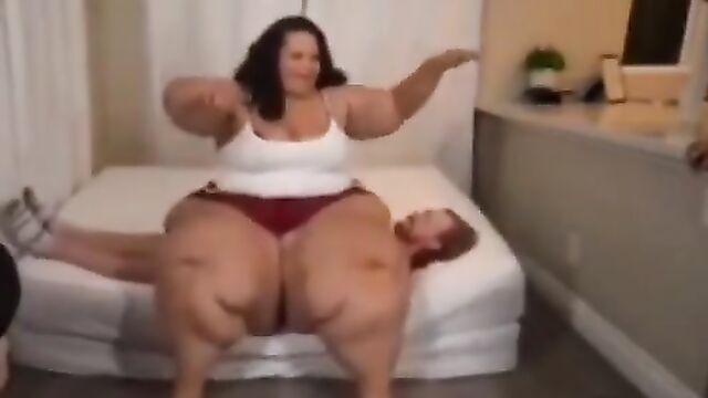 Bbw woman saddled her guy’s face like a pony