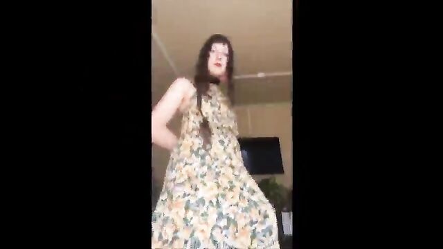 Sweet shemale show with a lot of cum and sperm