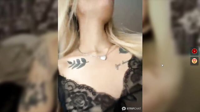 Hot girl strips and chats with fans in a steamy video