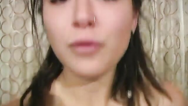 A massage turns into cheating for the wild girl Daisy Haze