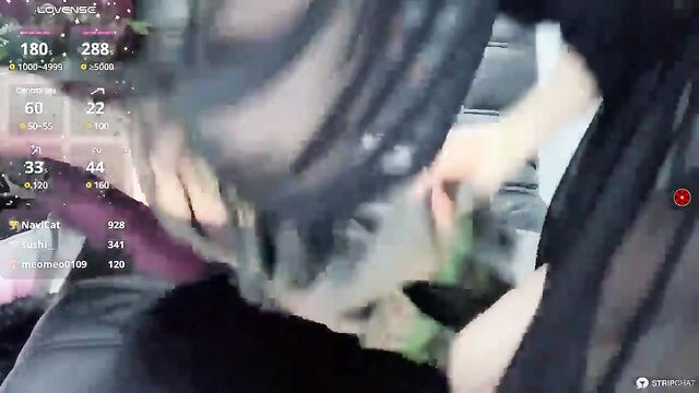Mya_Lee gets fucked during her webcam show