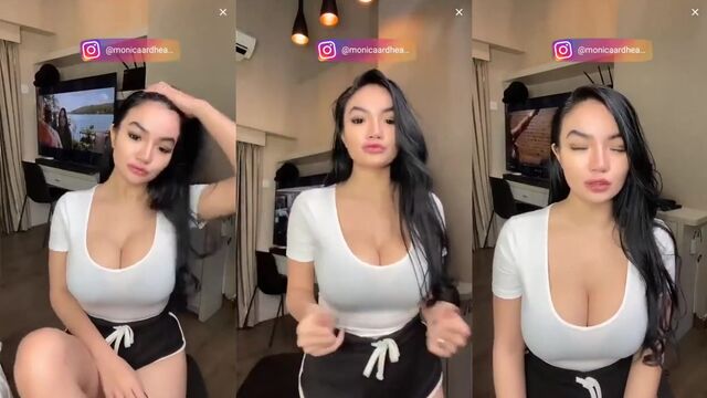 Live sex show with sexy girl Monica on BigO