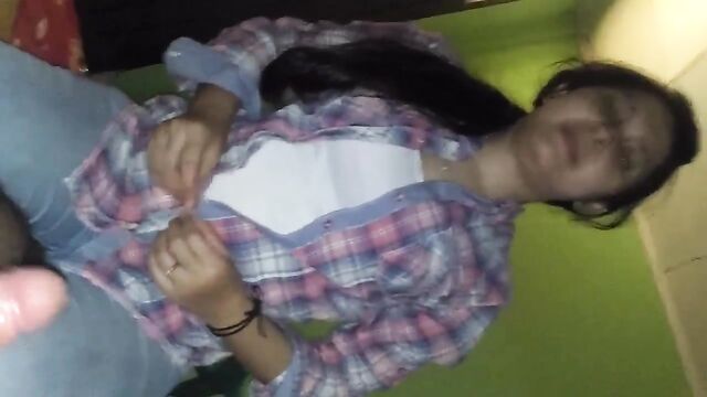 Resti Uchu BJ Pake Baju Batik - Hotel Staff BJ Scene