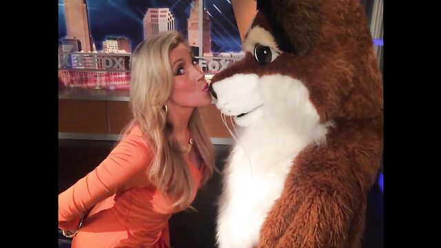 A hot reporter gets fucked by a guy in the studio