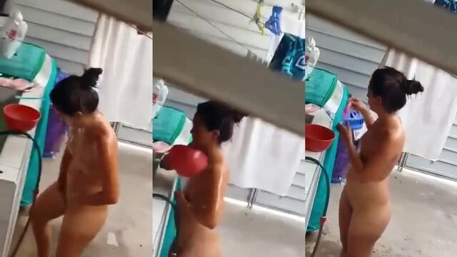 I graved my neighbor taking a caneca bath, and it was awesome!