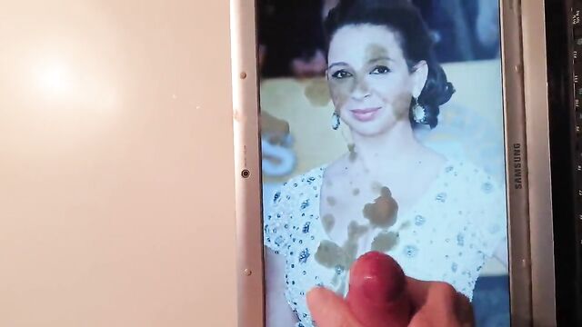 A funny cum tribute with the great actress Maya Rudolph