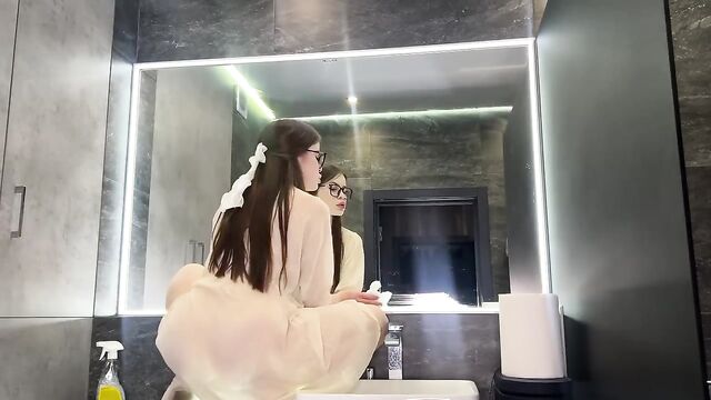 Sophie cleans you up with her pussy, a hot and juicy lesson