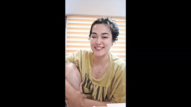 Kinky Fansly live show with Asian Twitch streamer