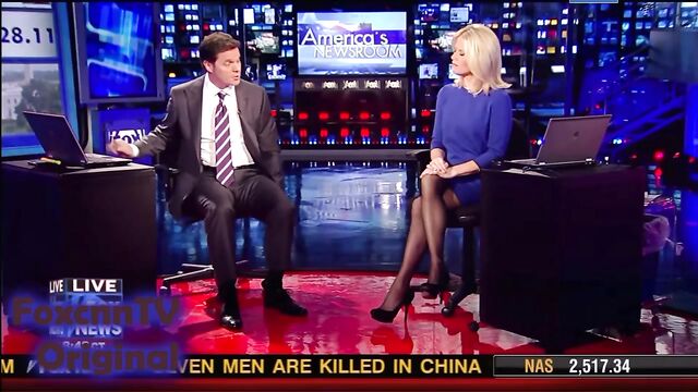 Martha Maccallum’s sexy legs are enough to seduce anyone