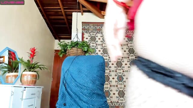 Little Izzi 2 is here! Check out her amazing squirt show!