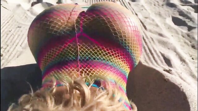 The sexy girl Victoria Lomba shows her ass on OnlyFans