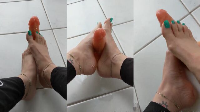 Spitting on feet is a hot way to cool down in 2020