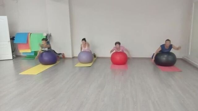 Аэробика с фитболом