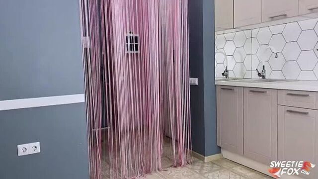 Русская косплеерша воспользовалась супер-силой и подняла член качка