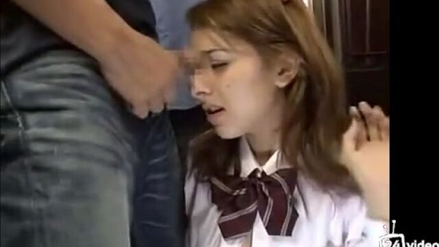 Школьницу (18 лет) изнасиловали в автобусе (Порно изнасилование - инсценировка)