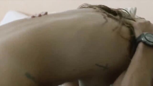 China Suárez gets naked