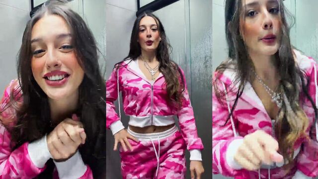 The pink pussy of the beautiful princess is being savored on Sunday