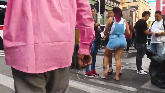 A night in Medellin with a prostitute from La Veracruz area