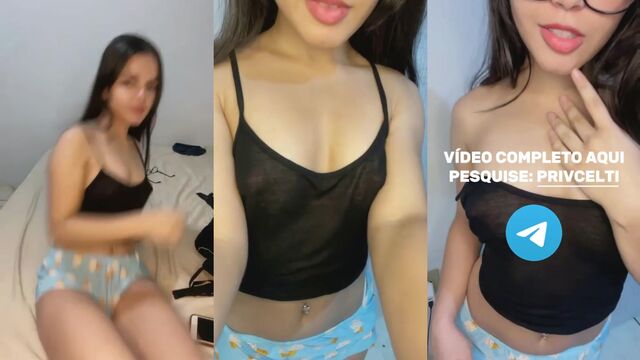 A very hot live show with a slim and peppy girl