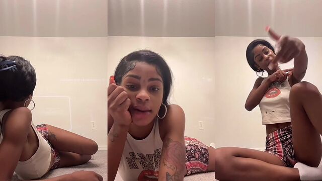 Young Ebony babe Yanna shows her twerking skills on TikTok live