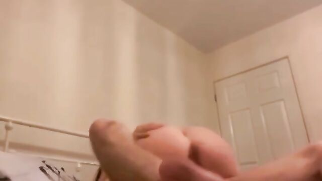 A 21-year-old British chav girl has a wet pussy wank