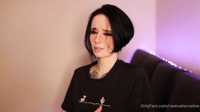 An Emo slut gets fucked by a new fuck machine and it works perfectly