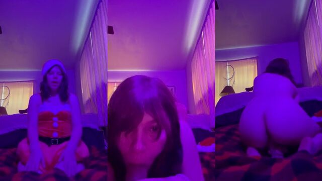 Cute PAWG masturbates solo, showing off her feet and plump soles