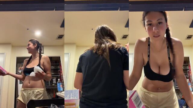 Big tit cleavage flash in 3:21 vid from TikTok live archive