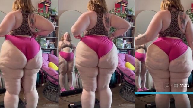 Gym twerking and clapping with big ass Laney Blue in blue
