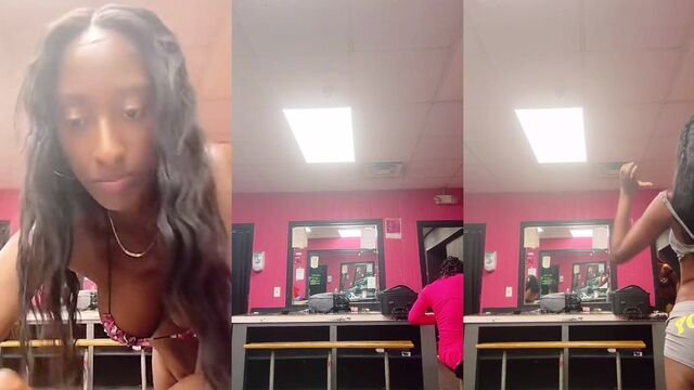 Drunk slim thick ebony stripper twerks and flashes in club