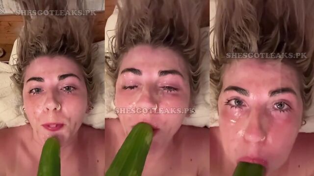 A sexy brunette caught in a compromising situation in SP