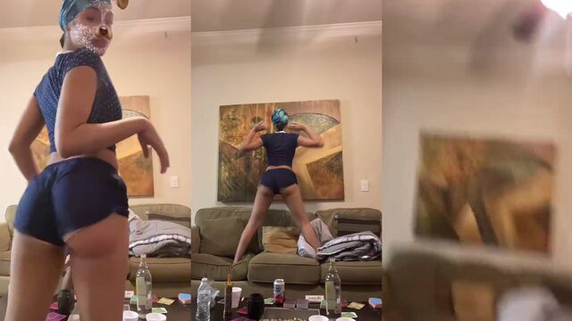 Thick ass beauty twerking on Tiktok live with friends