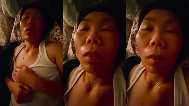 A Vietnamese girl was fucked by many guys in a house