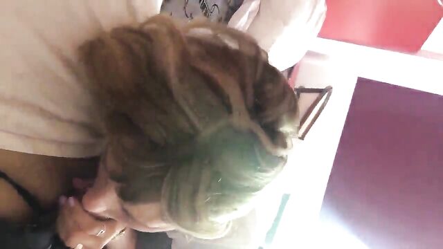 A blonde idiot allows herself to be recorded