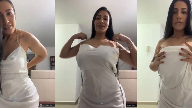 A beautiful Colombian ass was fucked by an amateur in a raw session