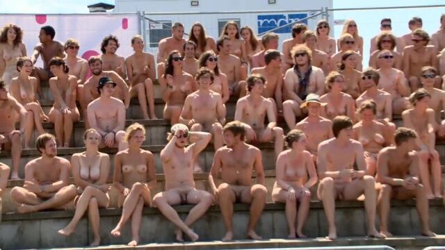 naked_at_festival_720p