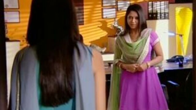 Rang Badalti Odhani - Episode 102- БЕЗ ПЕРЕВОДА-Краткое описание под видео смотрите.