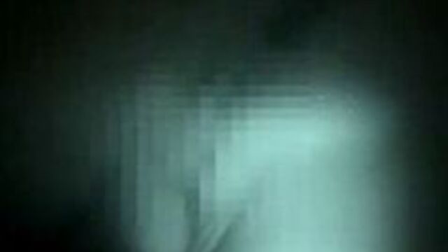 Частное порно видео - голая Виктория Боня мастурбирует киску в ванной