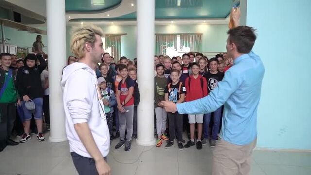 ХАЙМЕН ВЛОГ - КТО ПЕРВЫЙ ИЗ ПОДПИСЧИКОВ ПОСТАВИТ БУТЫЛКУ НА БУТЫЛКУ, ПОЛУЧИТ 1000 от HiMan! ( Новое видео Хаймана челлендж)