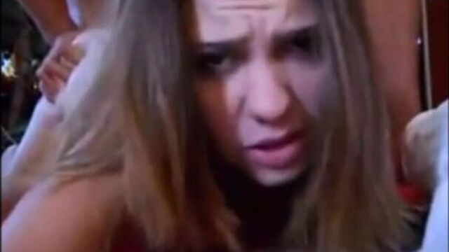 БРАТ ПРИНУДИЛ СПЯЩУЮ СЕСТРУ К СЕКСУ