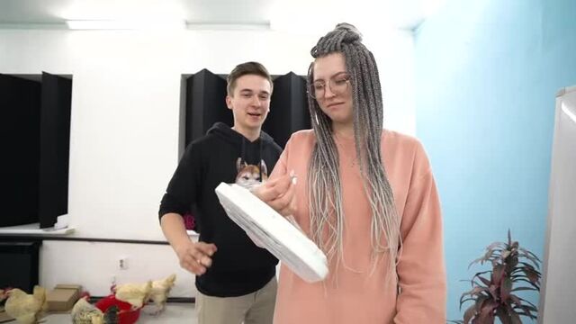 [HiMan] КУПЛЮ СВОЕЙ ДЕВУШКЕ ВСЁ, ЧТО ОНА НАРИСУЕТ НА СПИНЕ ***неожиданные покупки***