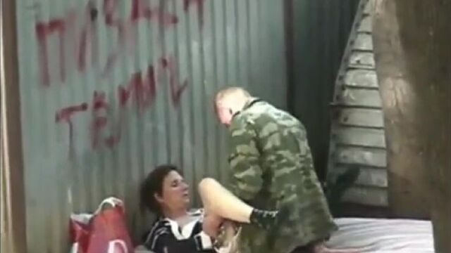 Секс бомжей за гаражами [ 2015, Amateur, Spycam, CamRip ]