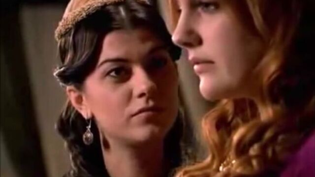 Нигяр-калфа и Хюррем об отравлении Гюльнихаль. Нигяр-калфа: "Не надо мне такой любви"